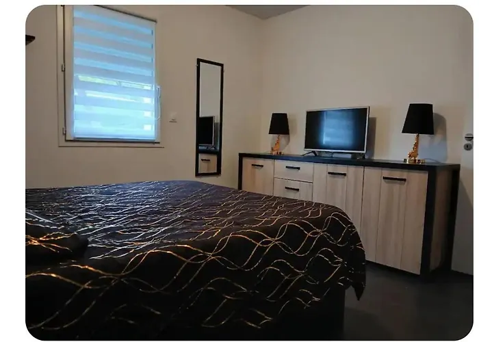 Maison De Au Calme Avec Espace Jaccuzi * 라튀르발